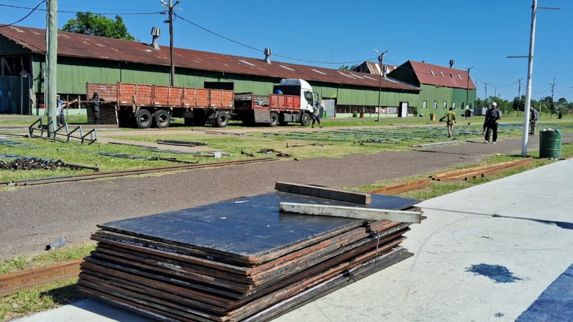 Concordia se prepara para el Carnaval: llegaron las tribunas