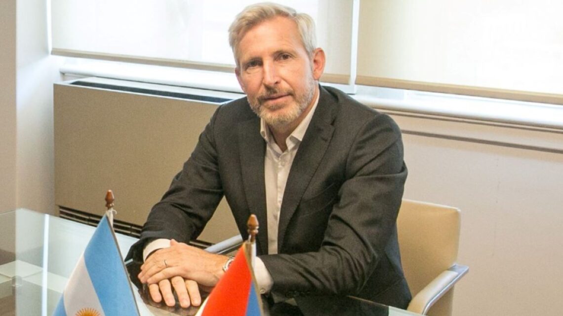 El gobernador Frigerio busca prohibir por ley designaciones en el último año de gestión