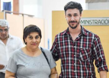 Entrega de microcréditos a emprendedores locales