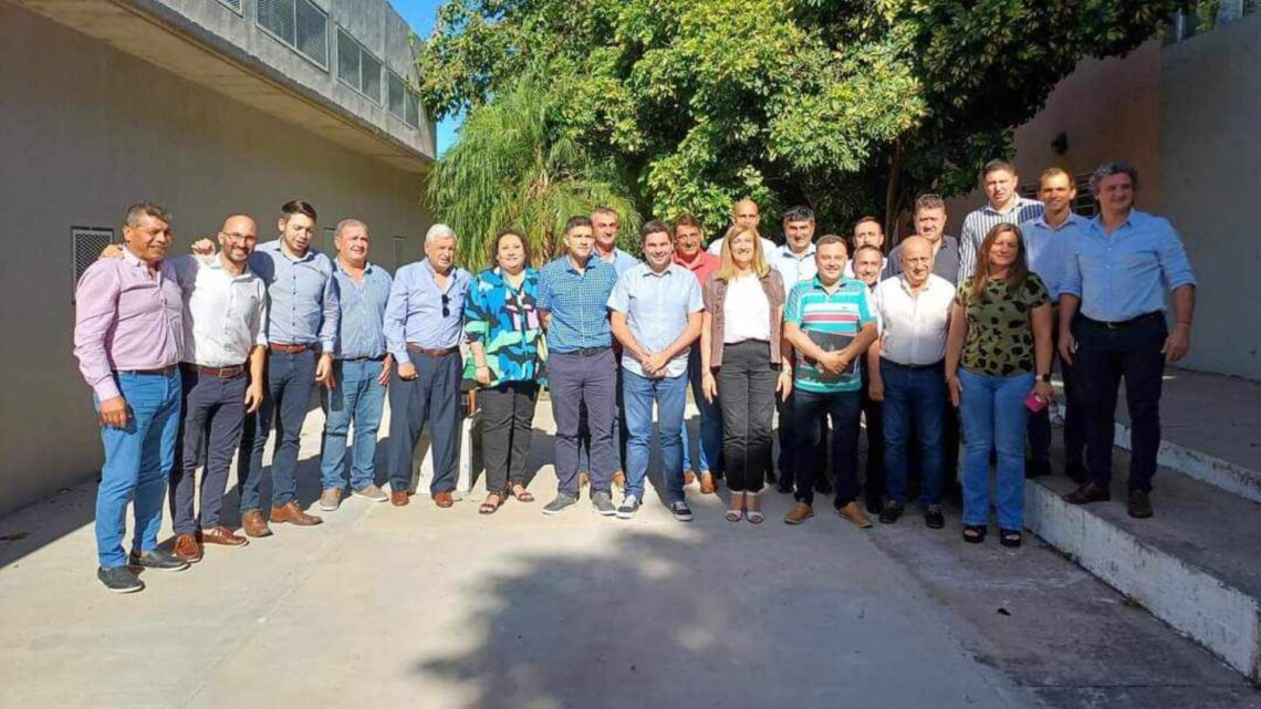 El Intendente Bravo participó del encuentro donde se oficializó la Liga de Intendente justicialistas