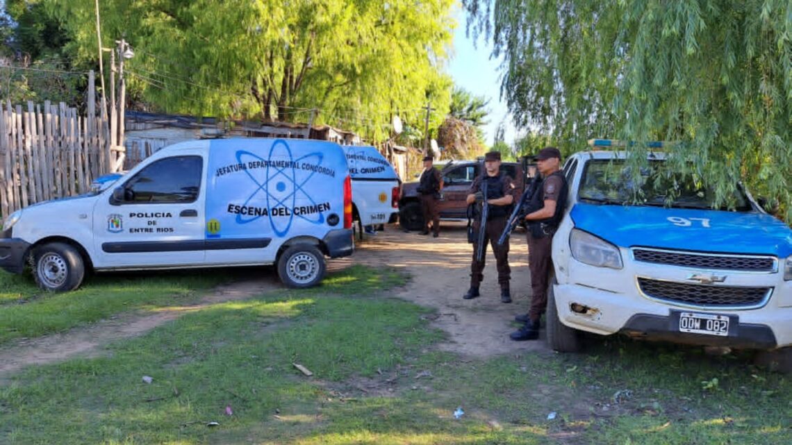 Encontraron más de un kilo de cocaína y alrededor de un millón de pesos ocultos en valijas