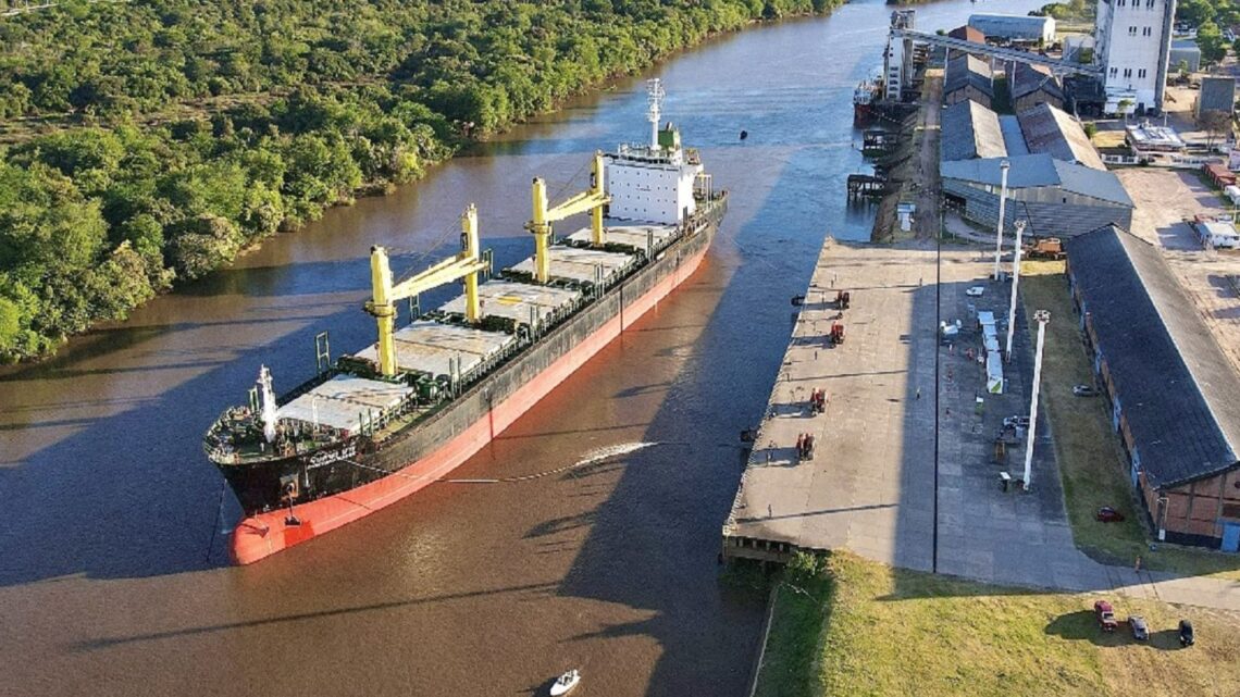 El primer embarque del año en los puertos entrerrianos genera más de 400 puestos de trabajo directo