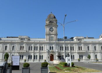 Importante anuncio del gobierno provincial: aumento salarial y bono para enfrentar el inicio del ciclo lectivo