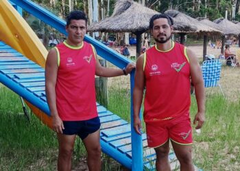 Rápido accionar de guardavidas salva a dos niñas menores de edad en Playa Palmeritas de Salto Grande