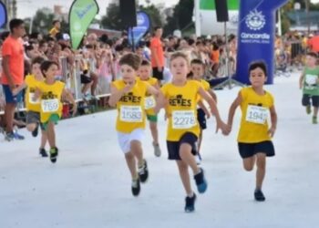 Este domingo se corre la mini reyes