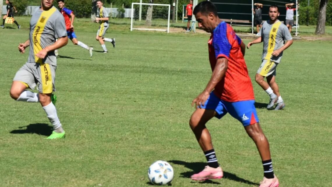 Libertad se midió ante Almirante Brown en un duelo amistoso
