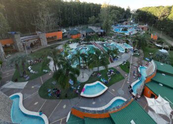 Invitan a disfrutar de un febrero cargado de actividades en las playas y termas de Salto Grande