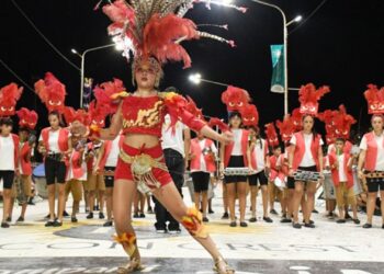El carnaval de los pequeños duendes se despide en el corsódromo