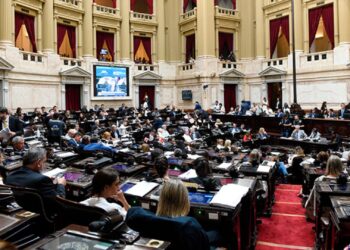 Diputados aprobaron en general la “Ley Bases” y el martes se vota en particular