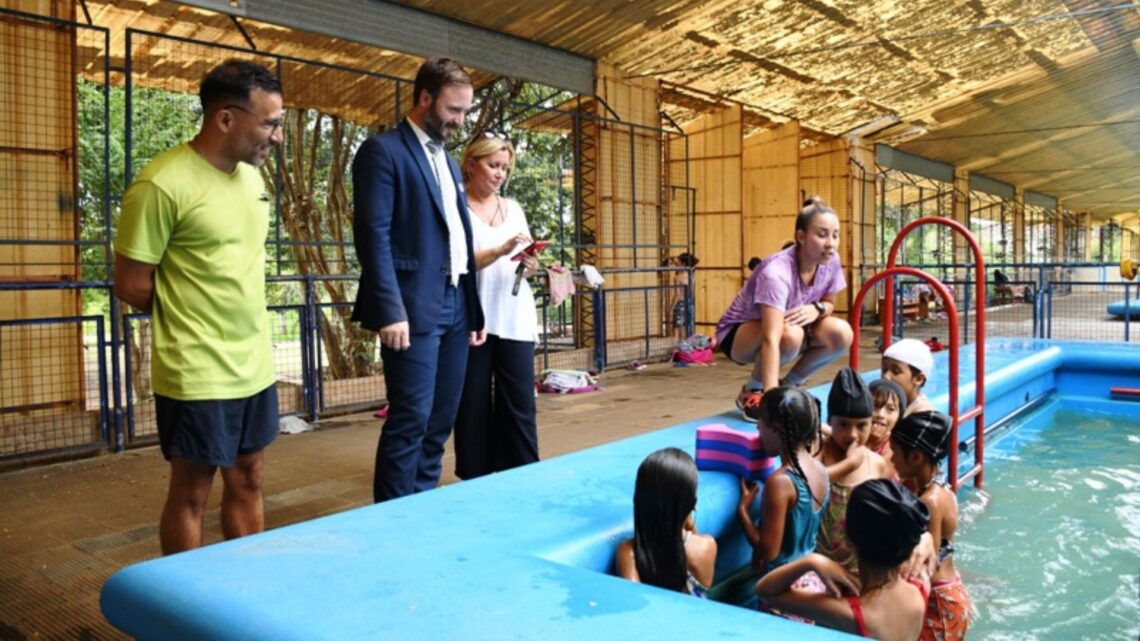 El Intendente Azcué participó del cierre de los recreativos de verano