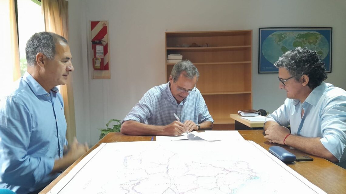 El Intendente Bravo firmó importante convenio con la Dirección de Desarrollo Minero de la Provincia