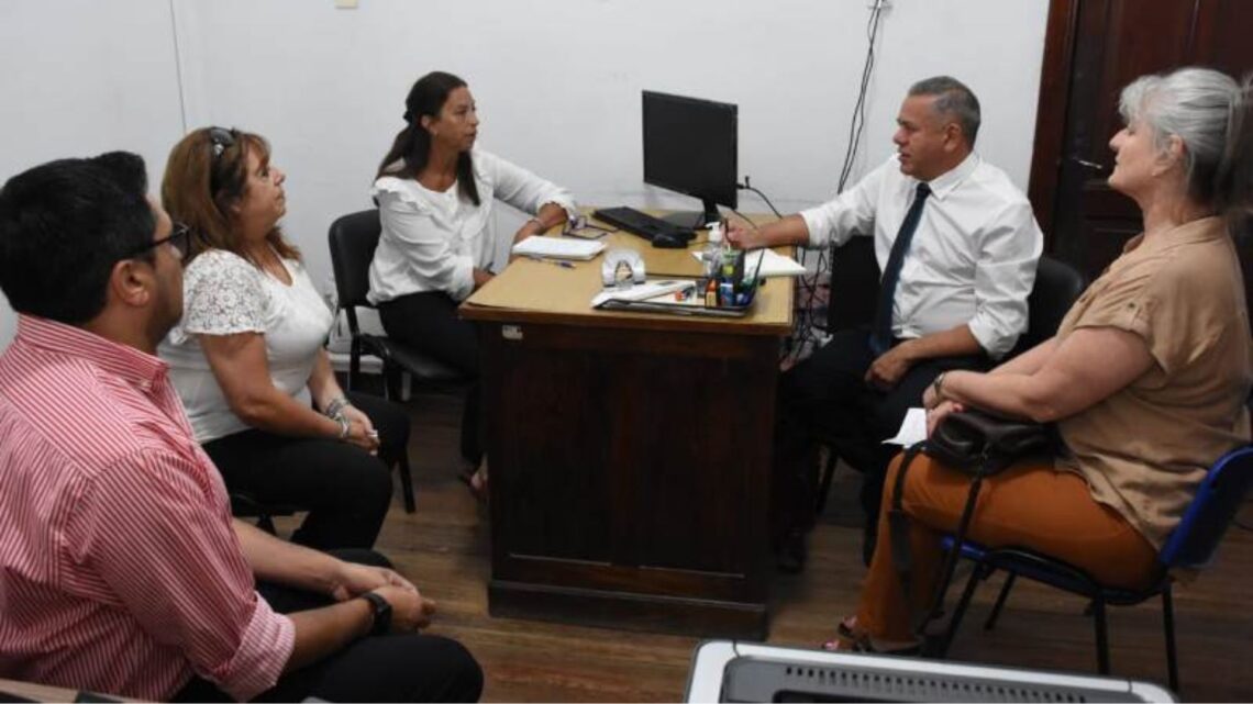 La municipalidad y departamental de escuelas proyectan la utilización de espacios municipales