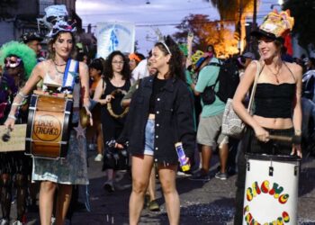 El carnaval popular tuvo su tradicional desfile