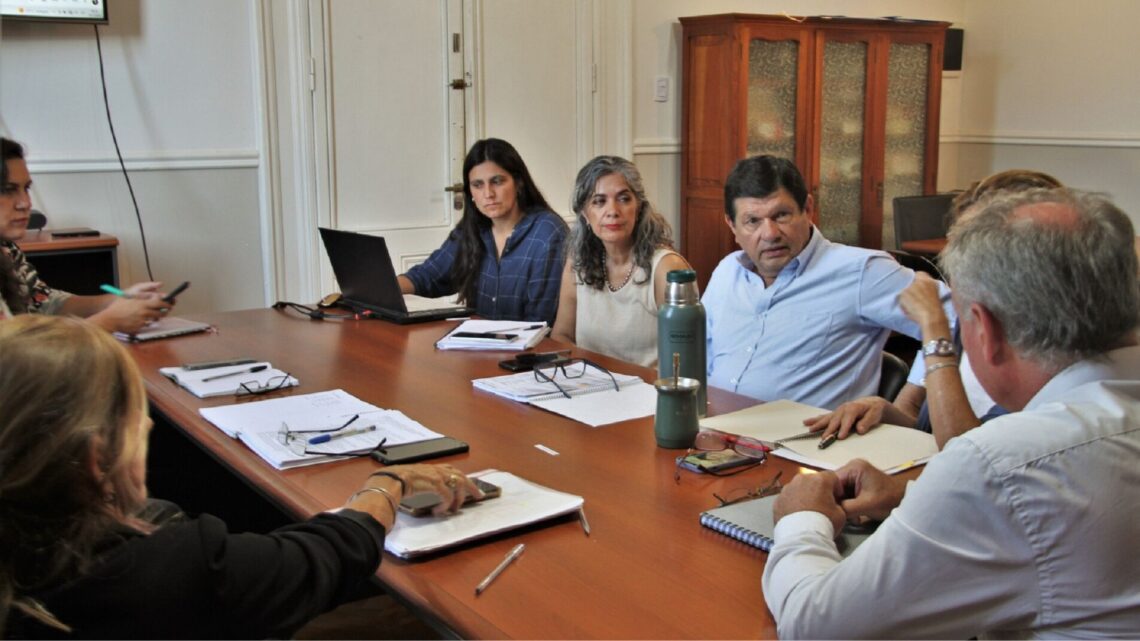 El CGE y Ministerio de Planeamiento trabajan una app para monitorear trabajos en escuelas