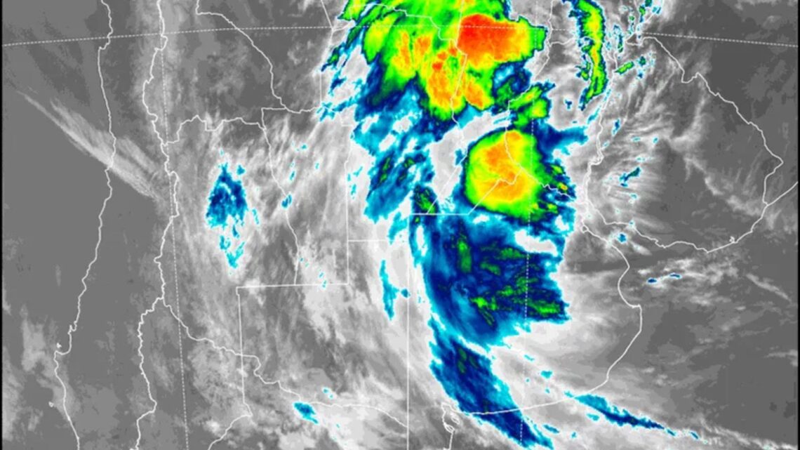 Entre Ríos bajo alerta naranja y amarillo por tormentas: qué zonas afecta
