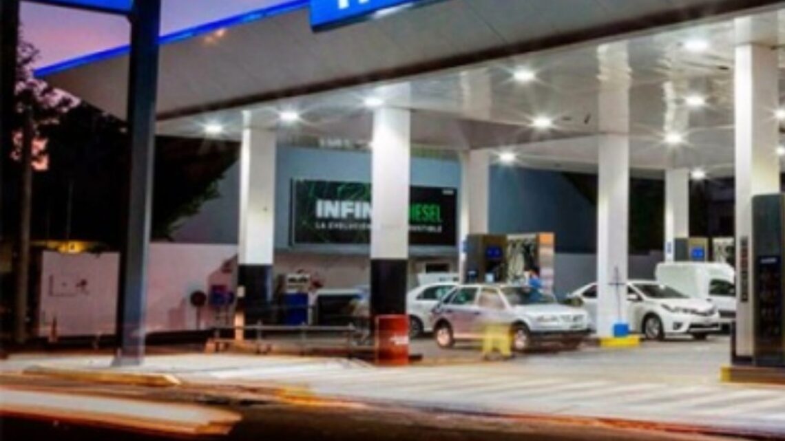 La app gratuita que te dice dónde cargar la nafta más barata: cómo se llama y cómo funciona