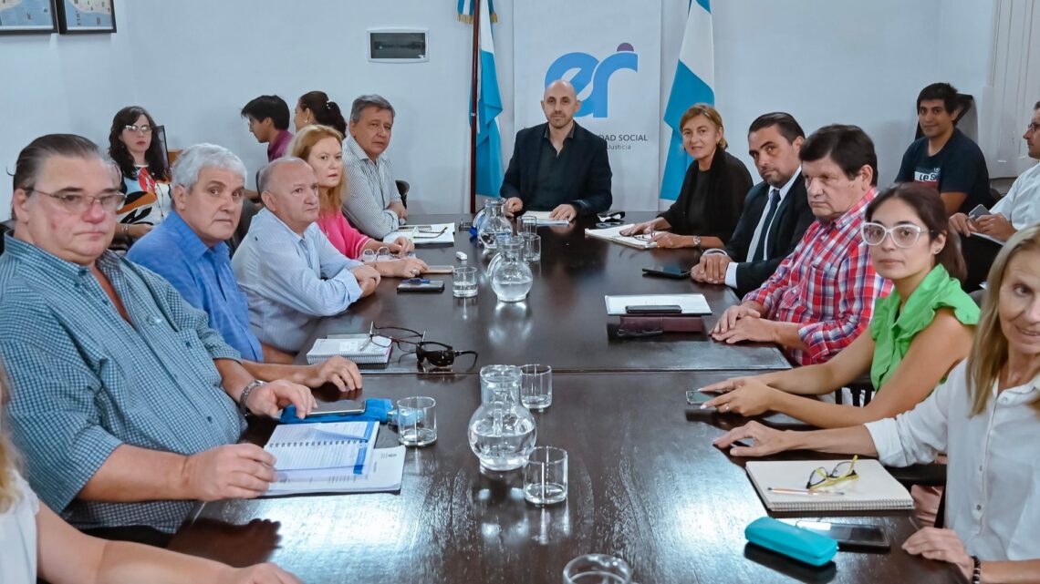 La provincia propuso a los gremios docentes una suma equivalente al Fonid y un incremento en el código por movilidad