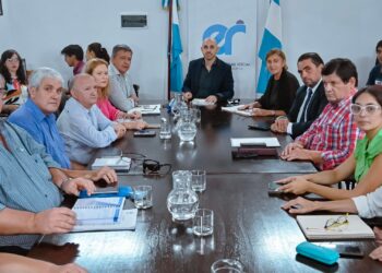 La provincia propuso a los gremios docentes una suma equivalente al Fonid y un incremento en el código por movilidad