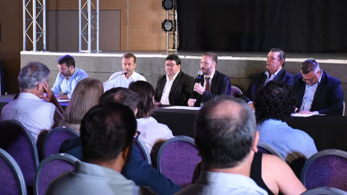 Azcué participó de la apertura del foro euro-latinoamericano sobre desarrollo sostenible de cuencas internacionales transfronterizas