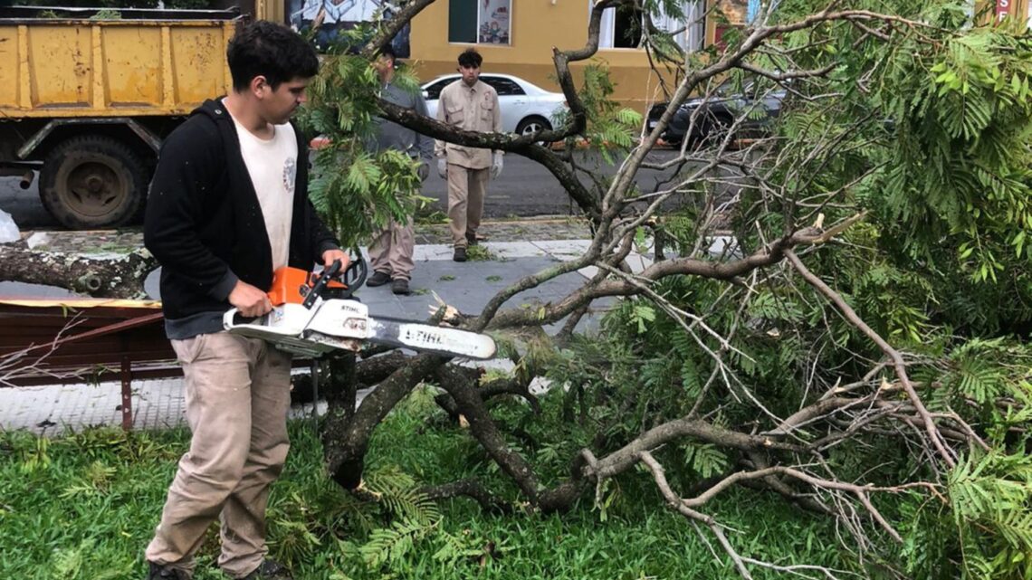 La municipalidad asiste a damnificados por el temporal