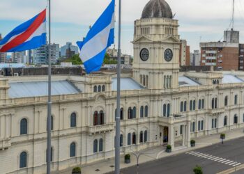 El gobierno convocó a paritaria a los gremios estatales y docentes para este martes