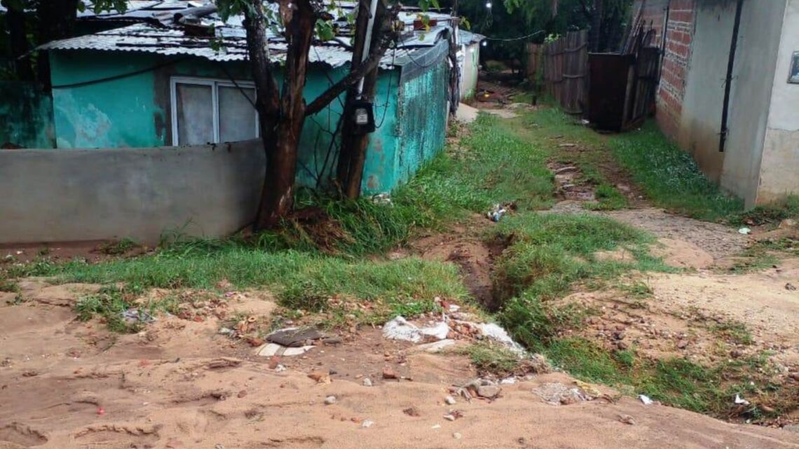 Familias afectadas por el temporal son asistidas por la municipalidad