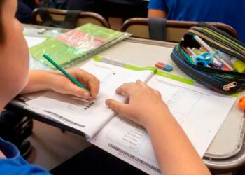“Voucher educativo”: dónde completar el formulario para recibir $27 mil por hijo