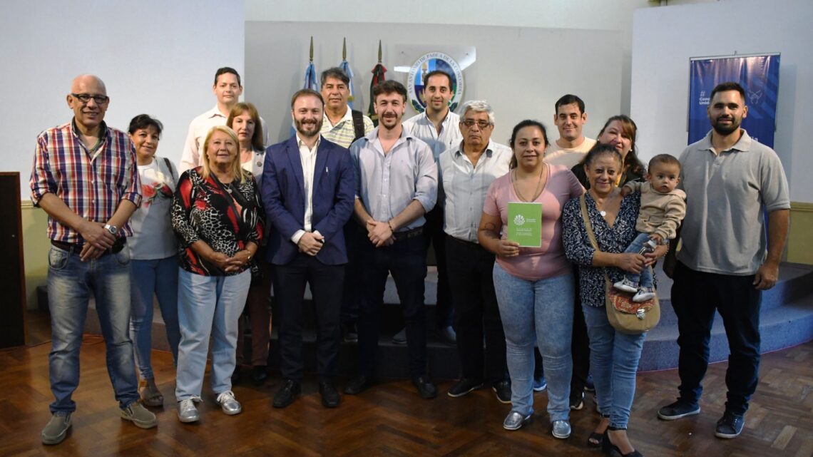 Nueva entrega de microcréditos a emprendedores locales