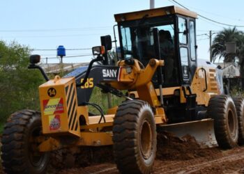 En distintos barrios de la ciudad, la municipalidad continúa con los arreglos de calles
