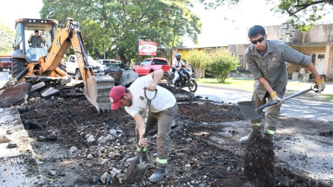 Continúan los trabajos de bacheo en distintos sectores de la ciudad