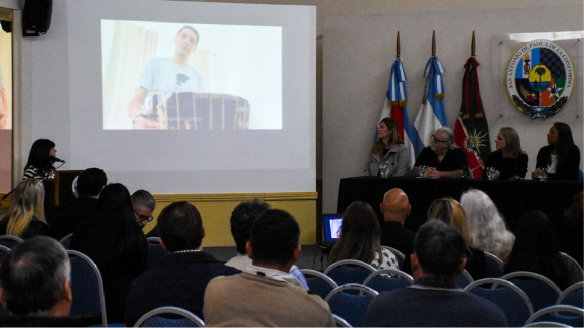 Reconocimiento a la destacada trayectoria artística de Mario Meichtry, Santos Maggi y Horacio Malvicino