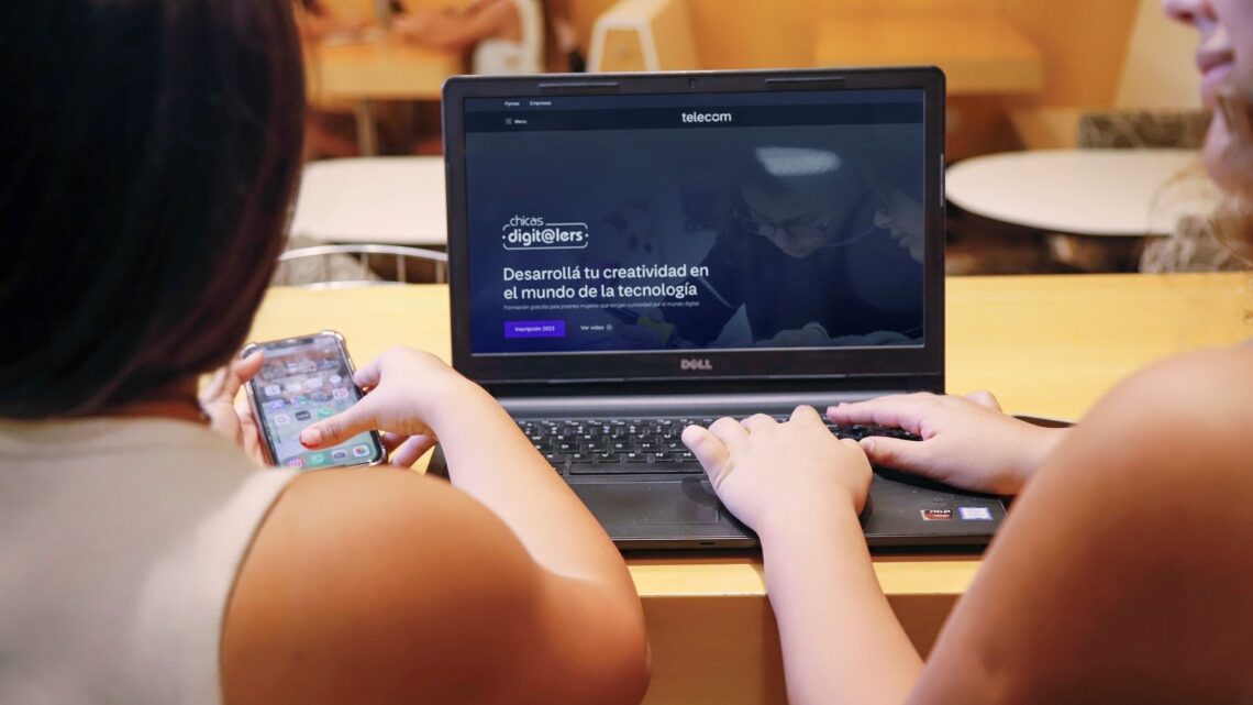 Convocan a chicas de 13 a 17 años a capacitarse gratuitamente en programación y habilidades digitales