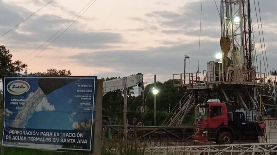 Pozo Termal: Agregan Una Subestructura y el Fin de Semana Retomarían la Perforación en Santa Ana