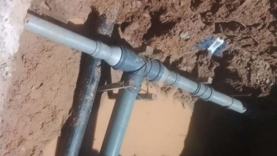 Por trabajos de empalme, dos barrios verán reducido el servicio de agua potable