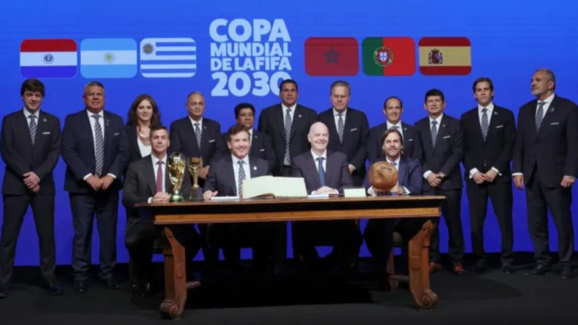 FIFA y Conmebol firmaron oficialmente el acta de realización del Mundial 2030 en Sudamérica