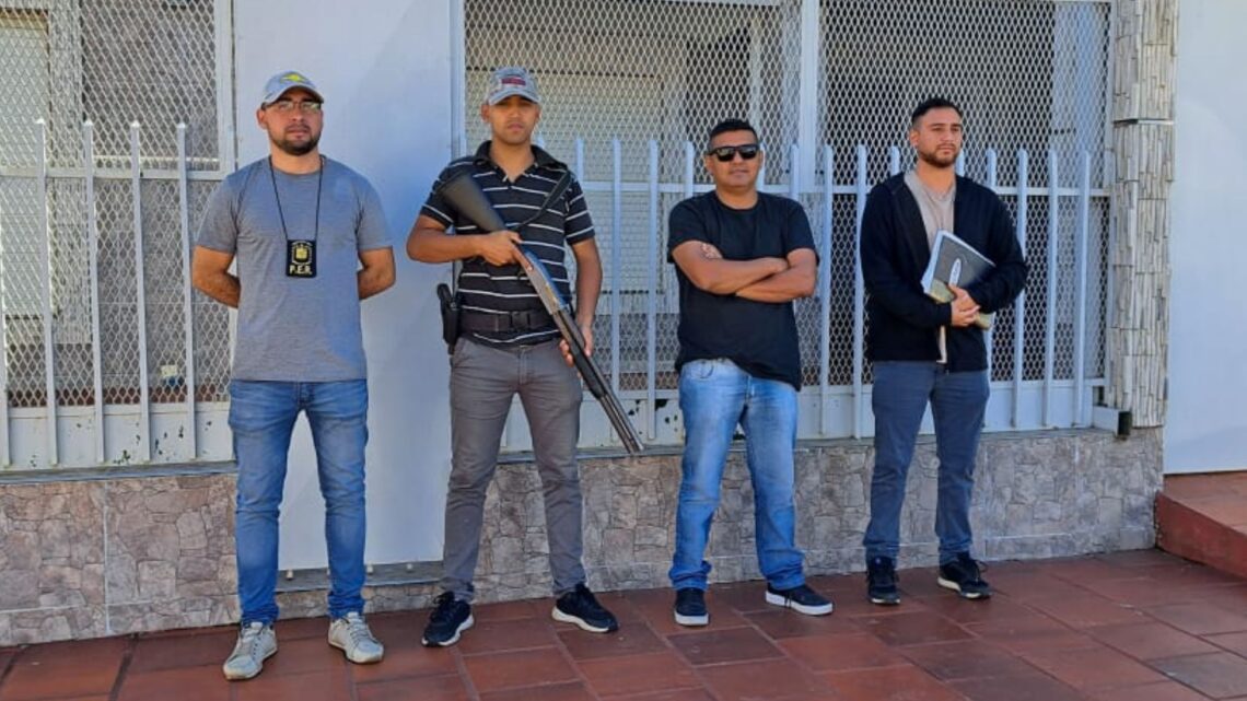 Allanaron una oficina de internación domiciliaria y la vivienda de un enfermero por una presunta estafa millonaria al IOSPER