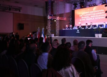 Azcué destacó al turismo como una herramienta de transformación y desarrollo