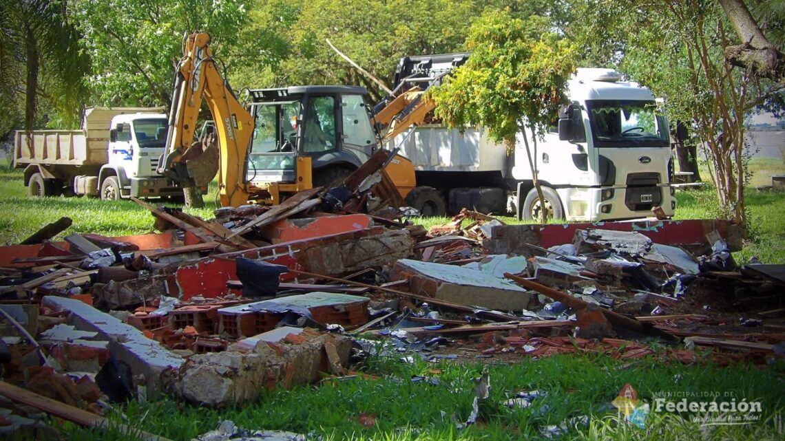 El Intendente Bravo recorrió ex Camping Las Palmeras donde se realizan trabajos de limpieza y acondicionamiento