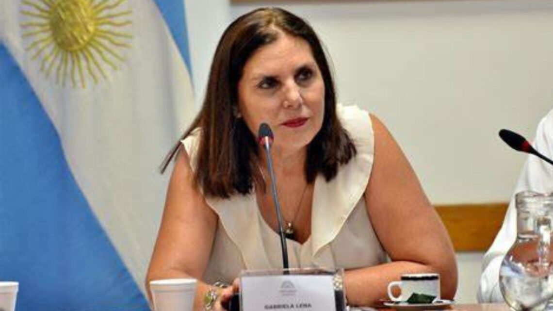 La diputada Lena apunta a limitar el Código de Descuento en recibos de los estatales