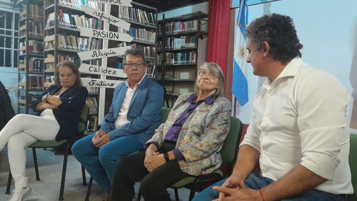 El Intendente Bravo participó de la distinción a Dina Burna realizada por la Cámara de Diputados que homenajea a “Mujeres Entrerrianas”