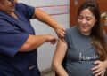 Embarazadas entre 32 y 36 semanas deben vacunarse contra la bronquiolitis para proteger a sus bebés