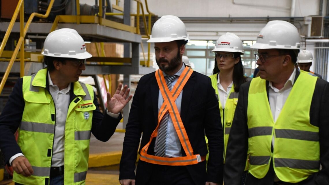 Azcué: “Desde nuestra gestión vamos a seguir creando las condiciones para que las empresas privadas inviertan y se desarrollen”