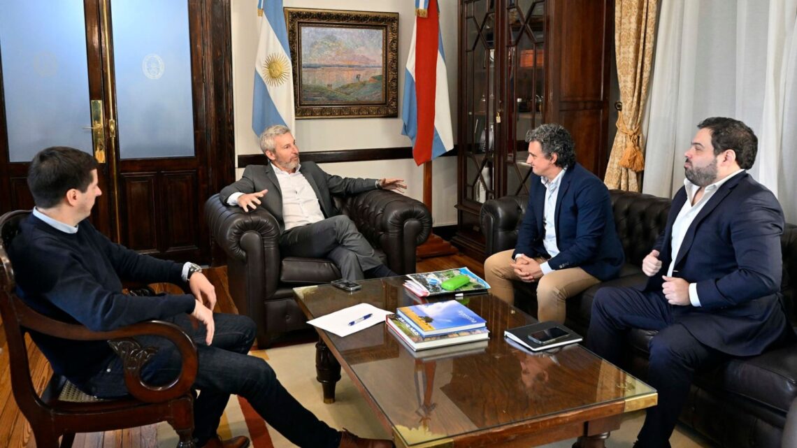 El Intendente Bravo mantuvo importante reunión de trabajo con el Gobernador Rogelio Frigerio donde se desarrolló una amplia agenda