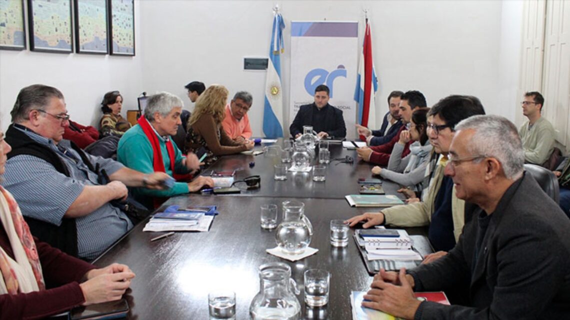 Paritaria docente: Gobierno mejoró la propuesta de aumento a 20% en tres tramos