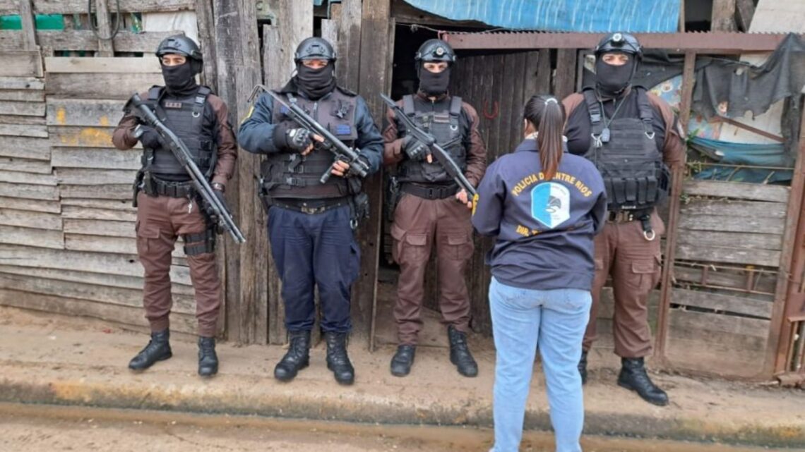 Desarticularon un búnker en el barrio Larocca en el que utilizaban a “soldaditos” para la venta de droga