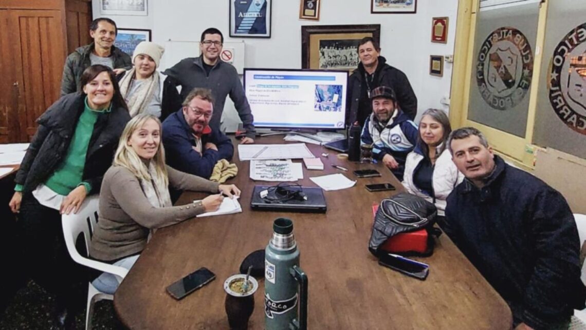 Un playón para tender “puentes”