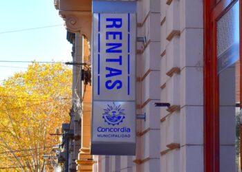 Azcué decretó la eximición de las tasas comercial e inmobiliaria a los damnificados por la inundación