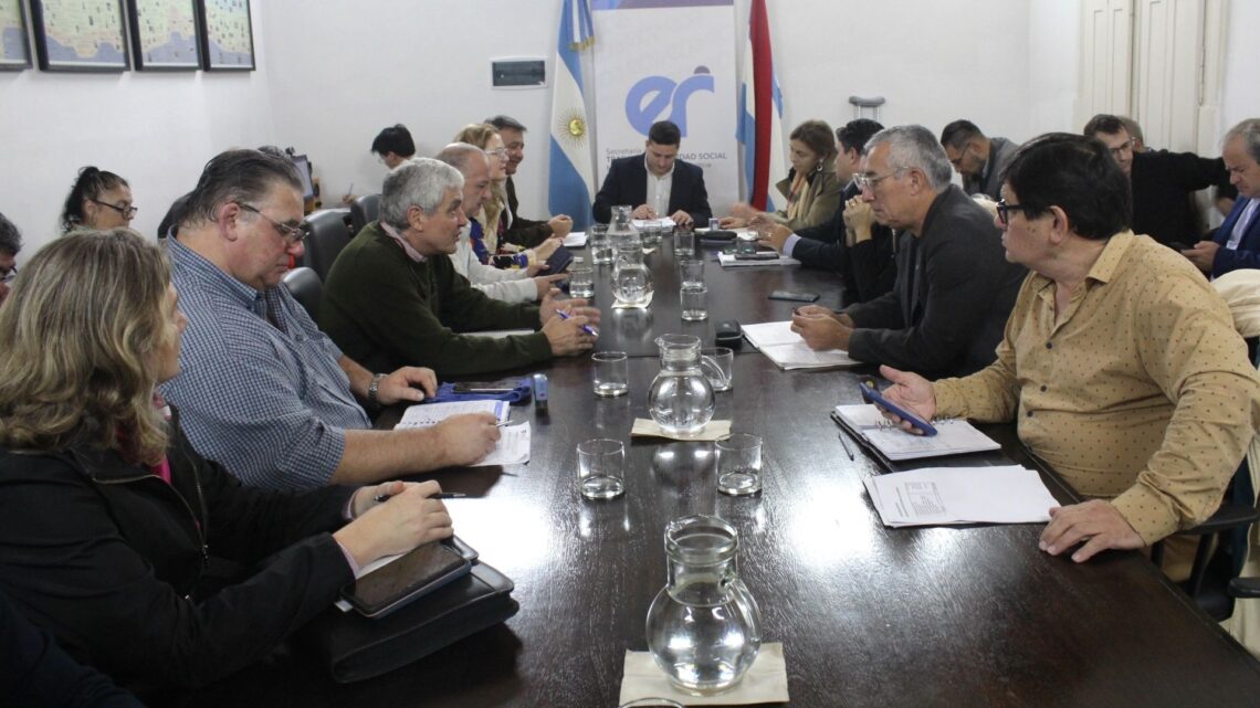 El gobierno provincial mejoró la propuesta salarial a los docentes