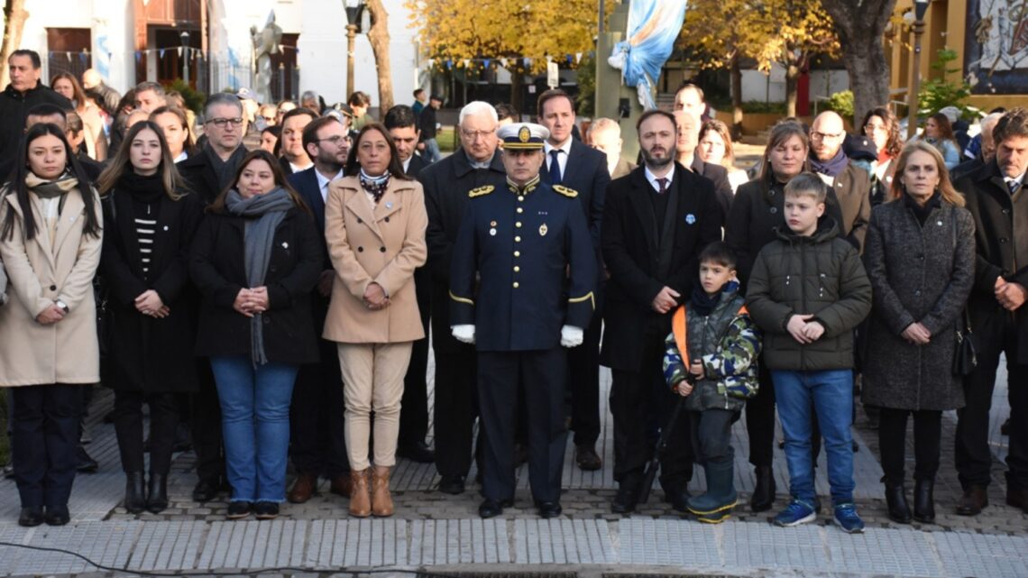Azcué: “luchemos unidos por una patria común, por el sueño de nuestros padres y el futuro de nuestros hijos”