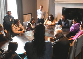 Azcué recibió a integrantes de la mesa contra el hambre